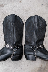 Cody James Black Leather Harness Western Boots with Silver Conchos黑色皮革銀飾飾帶西部靴 墨西哥製