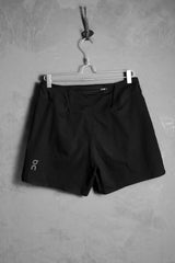 On ランニング ライトウェイト ショーツ スイスのスポーツブランド、軽量で通気性と速乾性に優れたジョギングショーツ