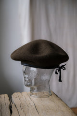 THE HW DOG & CO D-00625 LEATHER BERET Leather-trimmed wool beret Army Green/Coffee