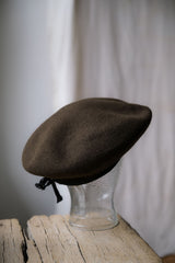 THE HW DOG & CO D-00625 LEATHER BERET Leather-trimmed wool beret Army Green/Coffee