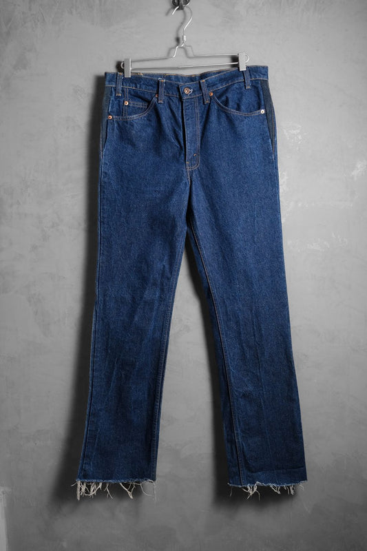 Levi's 80/90's Vintage 20517-0217 Orange Tab Bootcut Denim Jeans Original vintage American-made orange tab dark blue denim bootcut jeans