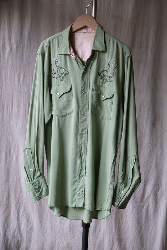 ヴィンテージレーヨン刺繍ウエスタンシャツ