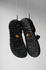 BEDROCK ケアンサンダル ブラック ビブラムソール ブラック アメリカンブランド アウトドア スポーツサンダル オールブラック