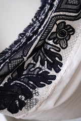 Chloe Embroidered Lace Open Collar Polo Shirt 蔻依 刺繡蕾絲拼接大尖領套頭襯衫