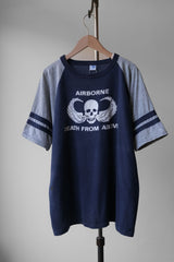 1980年代のヴィンテージAirborne Death From Above Tシャツ、ヴィンテージLachlanスリーブプリントのショートパンツ、アメリカ製