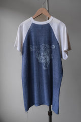 1980年代のMoorewear 2トーンラグランTシャツ ヴィンテージプリントのラグランスリーブショートパンツ