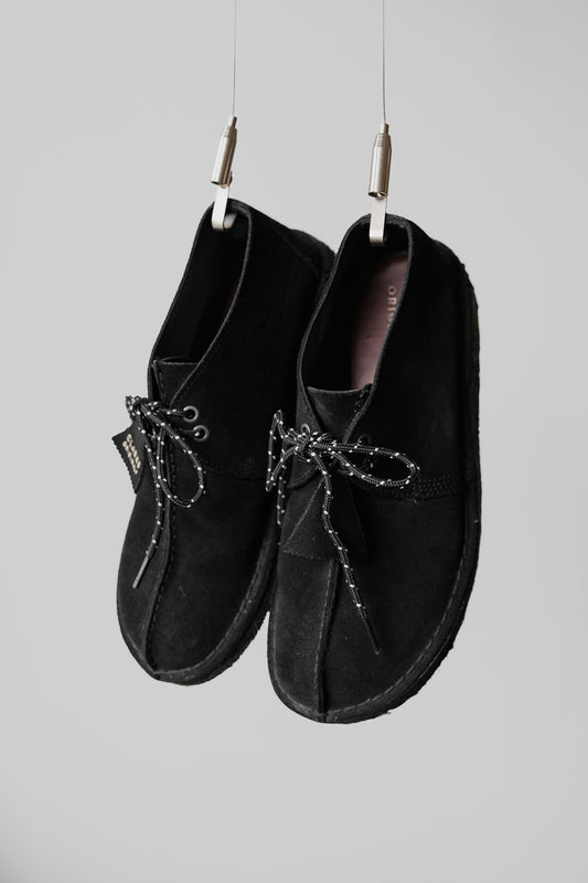 Clarks Desert Trek Boots Black Suede suede desert boots raw rubber sole