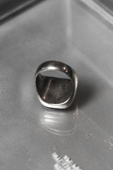 925スターリングシルバーのイニシャル刻印入りシグネットリング、イニシャルT刻印入りスクエアシグネットリング