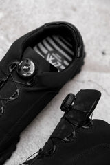 CMF アウトドアガーメントアプローチ 02 アウトドア機能性ハイキングシューズ ノブレース