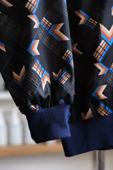 1980s Polyester all-over Printed V-neck Long Sleeves