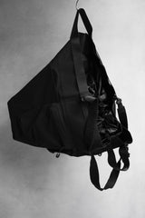 CMF OUTDOOR GARMENT 3 Day Tote Coexist, a Japanese outdoor brand, features a large-capacity nylon tote bag that can be carried by hand or over the shoulder.