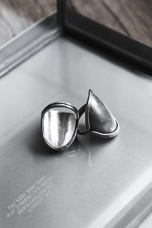 Oval shield sterling silver 999 ring