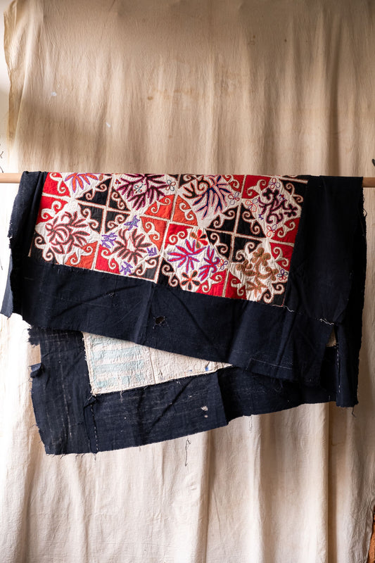 Vintage handmade Indigo textile QUILT.Antique Quilts Vintage handmade embroidered blue-dyed ancient cloth can be used as a tablecloth, hanging cloth, photo background