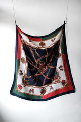 ヴィンテージ バロック プリント シルク スカーフ バロック プリント シルク スカーフ 緑、赤、青、白