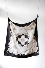 ヴィンテージ バロック プリント シルク スカーフ バロック プリント シルク スカーフ ブラック & ホワイト ゴールド