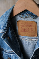 Levi's 1990's Vintage 75406 Denim Trucker Jacket Early Canadian-made vintage denim jacket