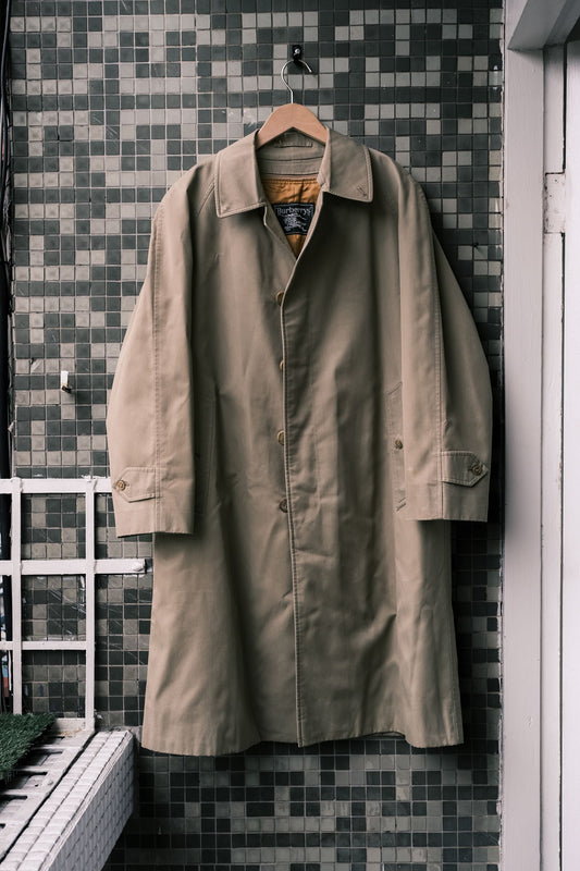 Burberrys Vintage Trench Coat Check Lined Made in Japan Vintage classic single-breasted trench coat with detachable lining Made in Japan