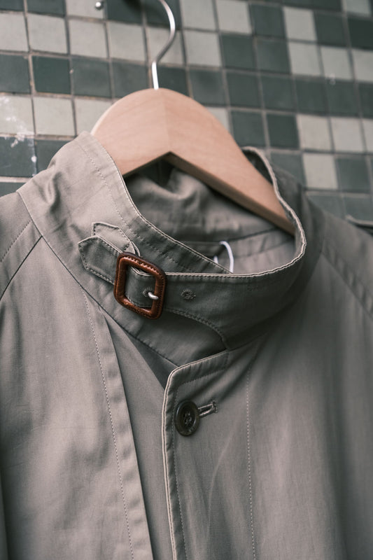 Burberrys Vintage Trench Coat Check Lined Made in Japan Vintage classic stand collar single-breasted belted trench coat coat with detachable lining Made in Japan