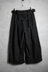 Huan Xiang Zhe ストライプ はかまパンツ 中国デザイナーブランドのストライプ ウール ワイドレッグ ワイドパンツ