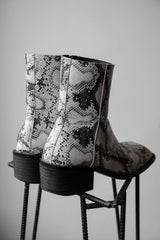 Soerte Square Toe Leather Boots Japanese brand snake print square toe leather boots
