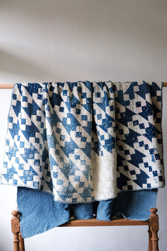 Vintage mid-century barn raising quilt handmade quilt Made in USA American vintage handmade quilt can be used as a photo background in rows