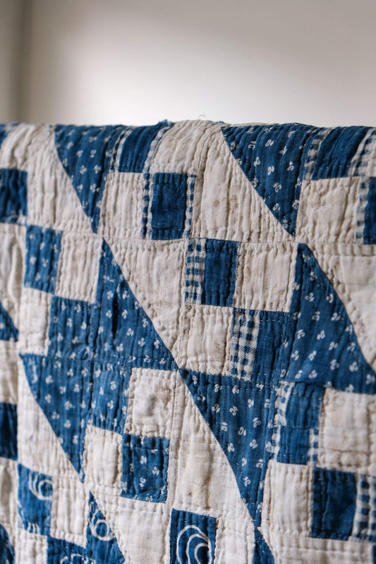 Vintage mid-century barn raising quilt handmade quilt Made in USA American vintage handmade quilt can be used as a photo background in rows