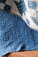 ヴィンテージミッドセンチュリーバーンレイズキルトハンドメイドキルトアメリカ製ヴィンテージハンドメイドキルトブランケットは写真の背景として使用できます