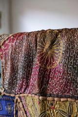 ヴィンテージカッチ刺繍生地手作りヴィンテージグジャラート刺繍生地装飾壁掛けとして使用できます