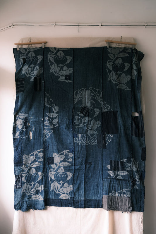 Vintage Indigo-dyed Tsutsugaki Clot Door Curtain