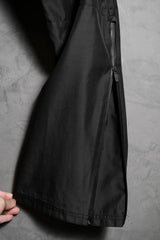 ENTIRE STUDIOS CMC トラウザーズ - スレートブラック ニュージーランドのデザイナーブランドの機能的なフレアトラウザーズ。防水ジッパー付き。