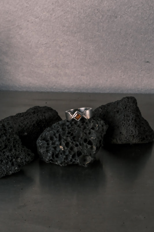 German Vintage Geometric Folded Band Ring with Square Amber-tone Stone 德國古董 幾何摺疊寬版戒|方切琥珀色石