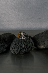 European Artisan Whiplash Scroll Sun Spangle Green Amber Ring 歐洲手工 鞭形捲紋純銀戒|太陽花綠珀