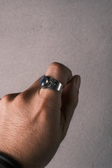 European Vintage Motif Blue Stone Ring – 925 Silver歐洲花紋藍石 925銀戒