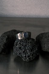 European Vintage Motif Blue Stone Ring – 925 Silver歐洲花紋藍石 925銀戒