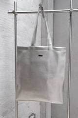 SSStein Silver Tote Bag: A silver oversized tote bag from a Japanese designer brand, suitable for shoulder carrying.