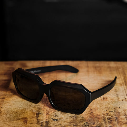 Kuboraum Maske X2 - Black Brunt Sunglasses Smooth black frame sunglasses Berlin fashion eyewear brand handmade in Italy