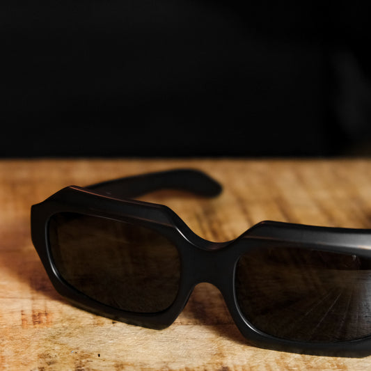 Kuboraum Maske X2 - Black Brunt Sunglasses Smooth black frame sunglasses Berlin fashion eyewear brand handmade in Italy