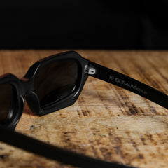 Kuboraum Maske X2 - Black Brunt Sunglasses Smooth black frame sunglasses Berlin fashion eyewear brand handmade in Italy