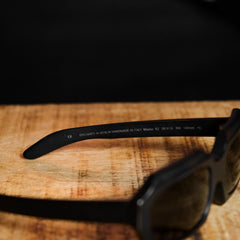 Kuboraum Maske X2 - Black Brunt Sunglasses Smooth black frame sunglasses Berlin fashion eyewear brand handmade in Italy