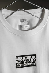 ヨウジヤマモト x ニューエラ ボックスロゴ レギュラーフィット Tシャツ