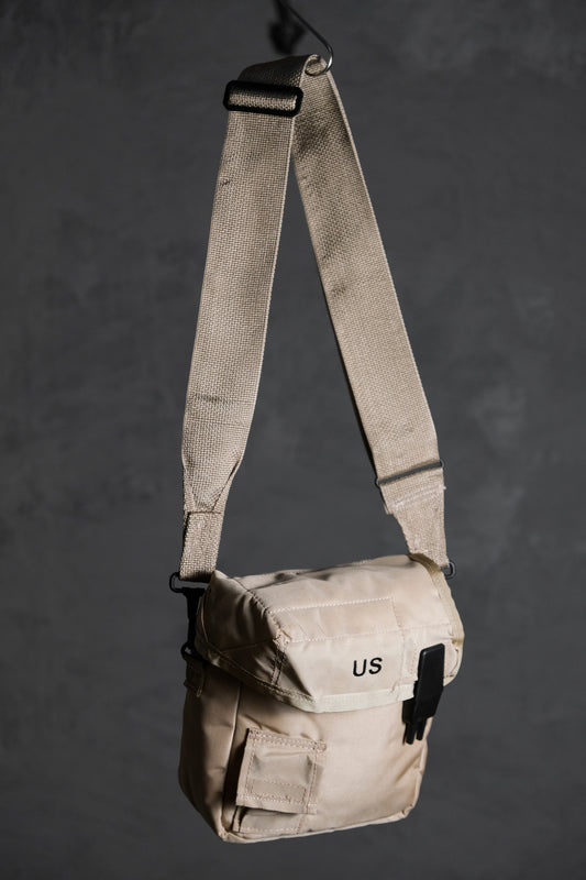 デッドストック 米軍 2QT 水筒カバー ショルダーバッグ タン 米軍 断熱クッション付きウォーターボトルバッグ