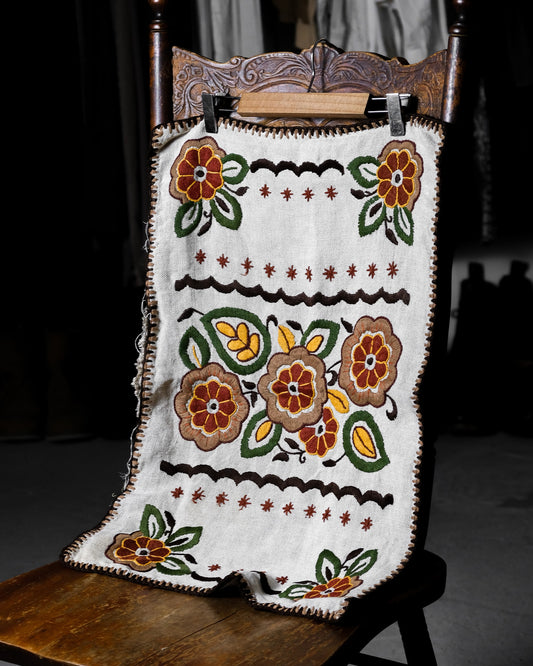 Vintage Embroidered Table Runner 復古手縫繡花桌巾 桌布