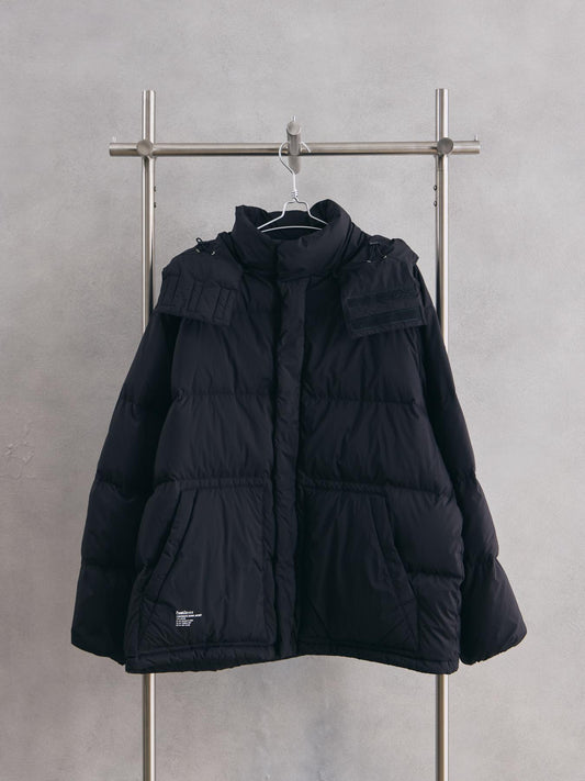 FreshService CORPORATE DOWN JACKET (25AW) -Black 日本生活選物品牌 羽絨外套 連帽可拆 黑色