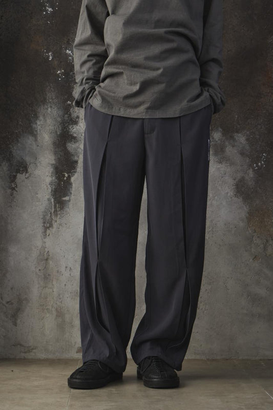 Student Apathy TUCK Slacks 日本潮流品牌 刺繡光澤感打摺西裝長褲