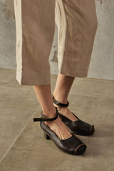 Trippen "Closed" Leather Ankle Wrap Wedge Heels 繞踝綁帶真皮粗跟鞋
