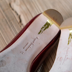 ルパート・サンダーソン ベッドファ レザーフラット - ゴールドレッド イギリスの靴デザイナーによるレッドとゴールドのカラーマッチングレザーフラット