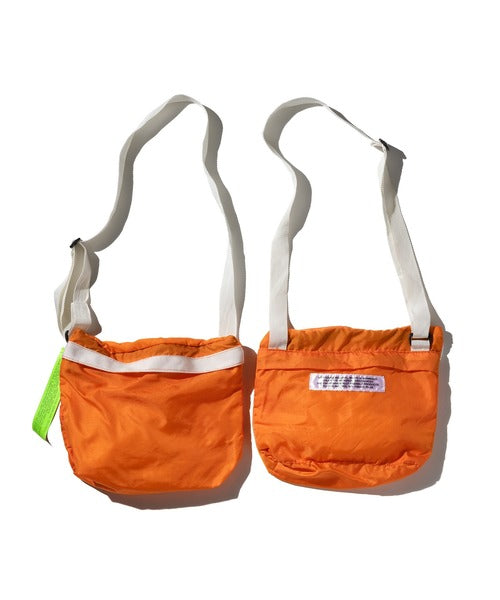 PUEBCO - VINTAGE HEAVY PARACHUTE SHOULDER POUCH / Orange