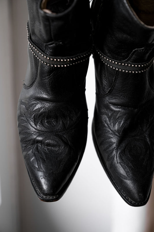 ”Durango” Leather Cowboy Ankle Boots with Chain Strap 鏈條皮帶裝飾 雕花拉鏈靴