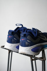 NIKE Vomero 18 氣墊運動慢跑鞋