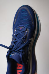 NIKE Vomero 18 氣墊運動慢跑鞋